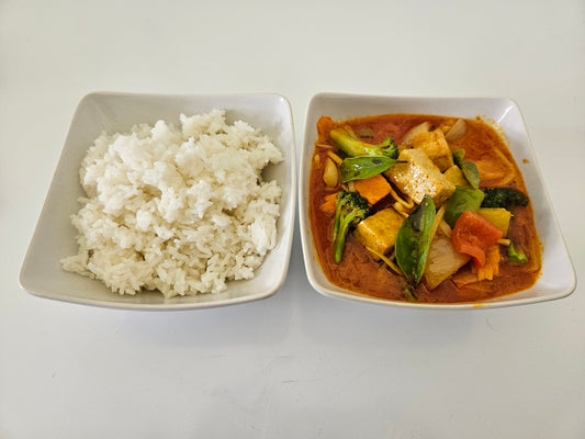 Vegetarisk röd curry med tofu och bambuskott