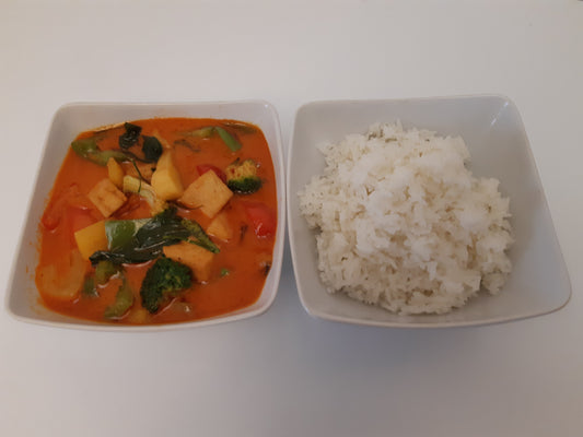 Vegetarisk röd curry med tofu och ananas